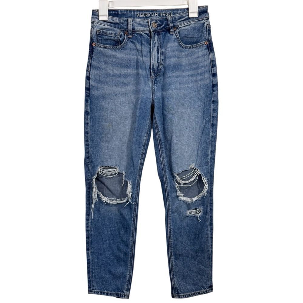 American Eagle Strigid Medium Wash Distressed Mom Jeans